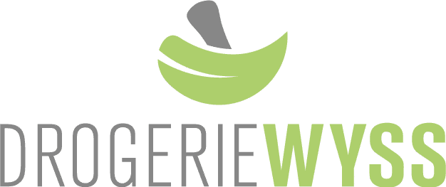 Logo der Drogerie Wyss mit einem grünen Mörser und Stößel darüber.
